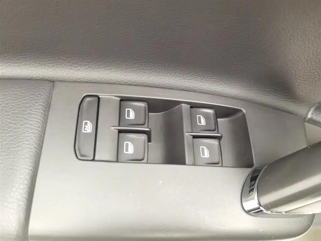 Lavida Gran Turismo 2013 1.6L Automatic Comfort Model — миниатюра 9