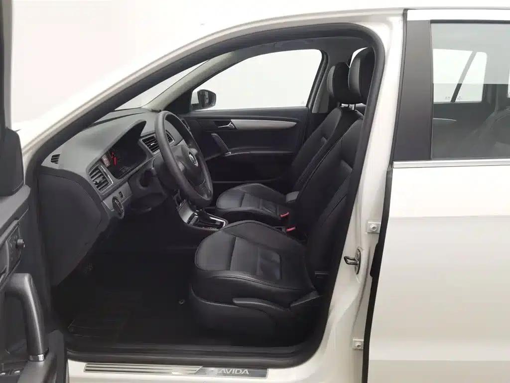 Lavida Gran Turismo 2013 1.6L Automatic Comfort Model — миниатюра 10