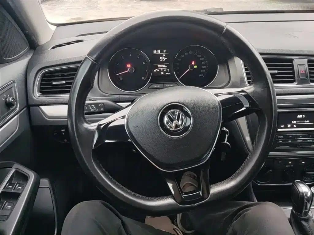 Lavida Gran Turismo 2015 1.6L Automatic Comfort Edition — миниатюра 11