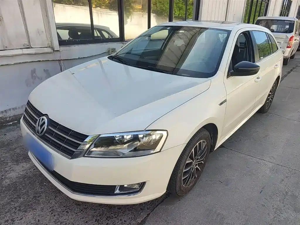 Lavida Gran Turismo 2014 1.4TSI Automatic 30th Anniversary Edition — миниатюра 2