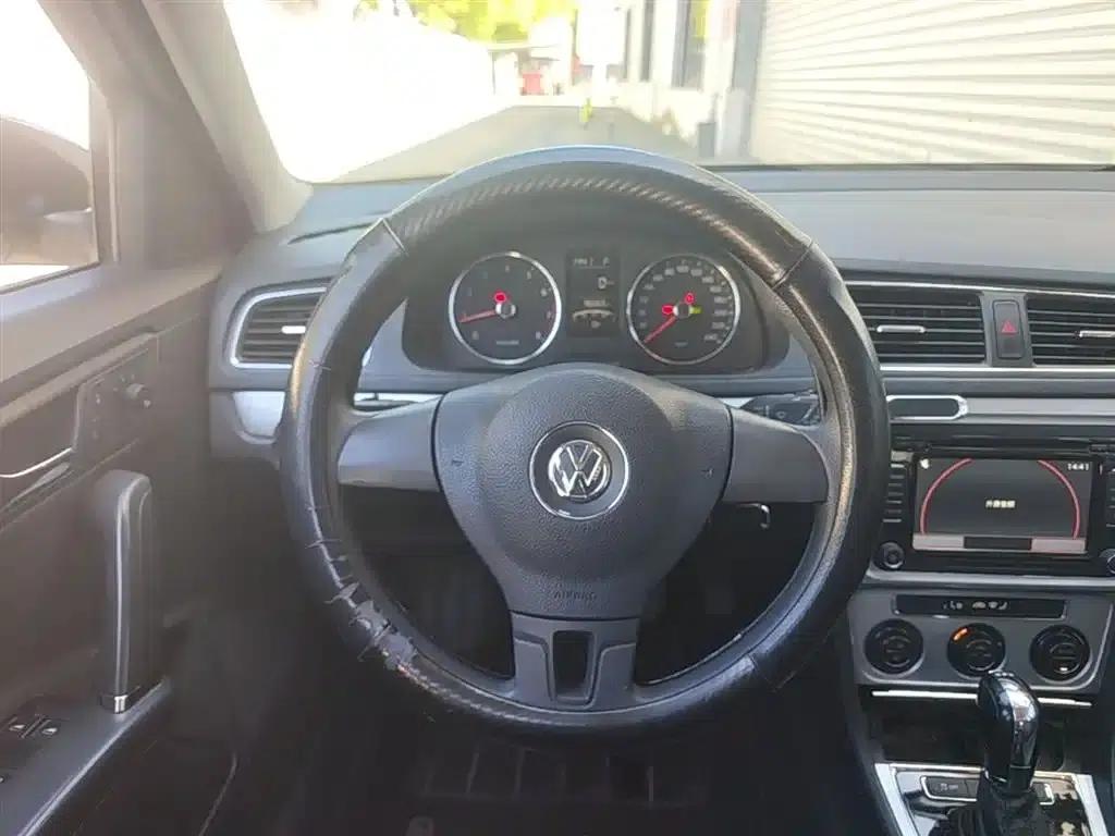 Lavida Gran Turismo 2014 1.4TSI Automatic 30th Anniversary Edition — миниатюра 3