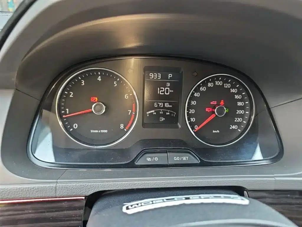 Lavida Gran Turismo 2013 1.6L Automatic Comfort Model — миниатюра 19
