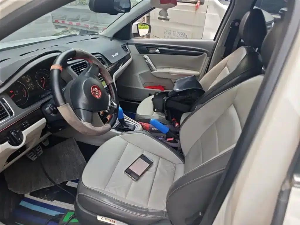 Lavida Gran Turismo 2013 1.6L Automatic Comfort Model — миниатюра 22