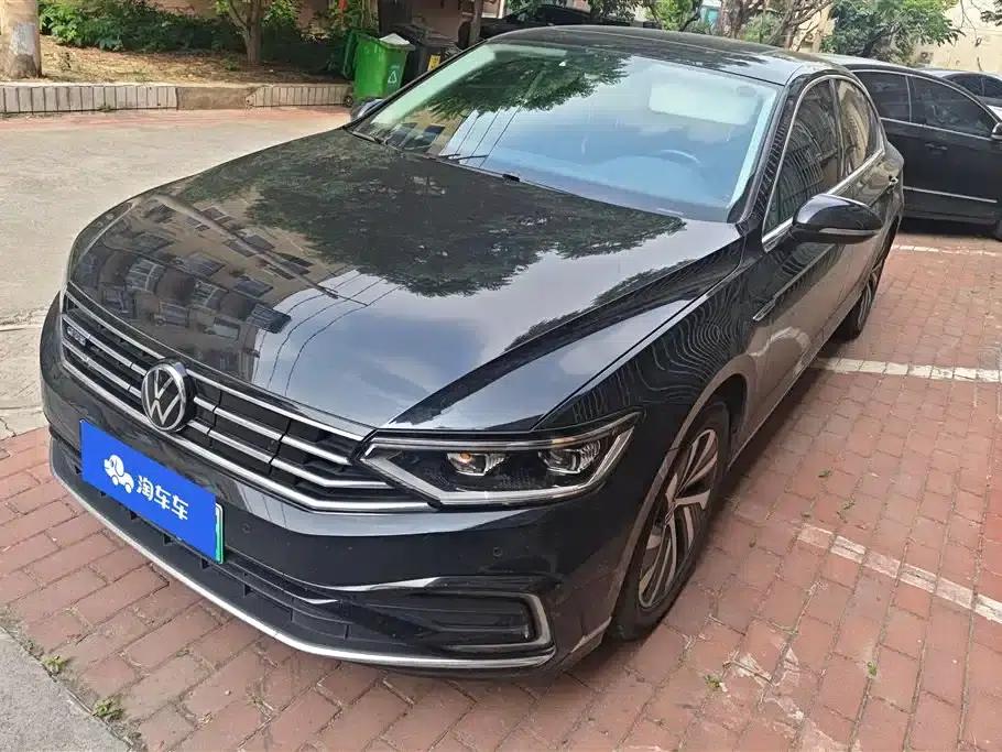 2020 Volkswagen Passat GTE Plug-in Hybrid GTE Luxury Edition — миниатюра 1