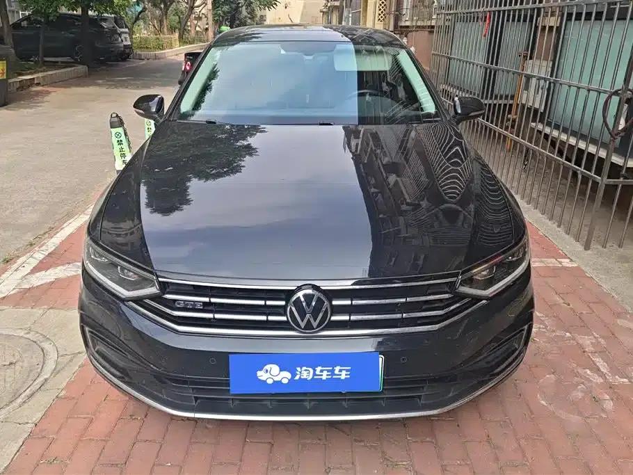2020 Volkswagen Passat GTE Plug-in Hybrid GTE Luxury Edition — миниатюра 2