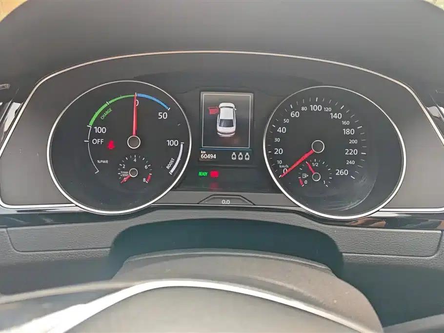 2020 Volkswagen Passat GTE Plug-in Hybrid GTE Luxury Edition — миниатюра 14