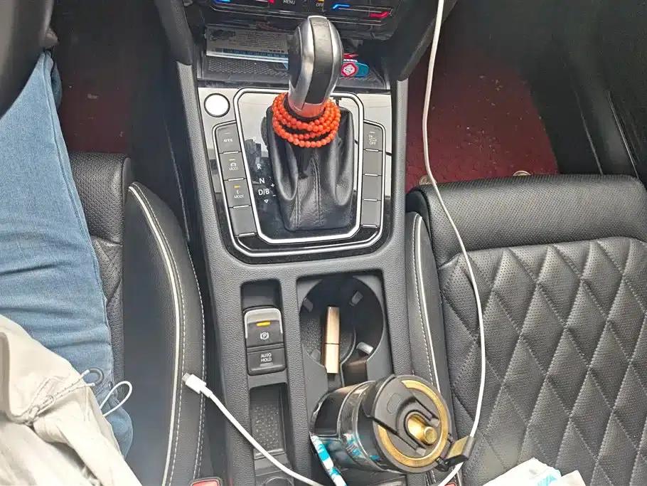 2020 Volkswagen Passat GTE Plug-in Hybrid GTE Luxury Edition — миниатюра 16