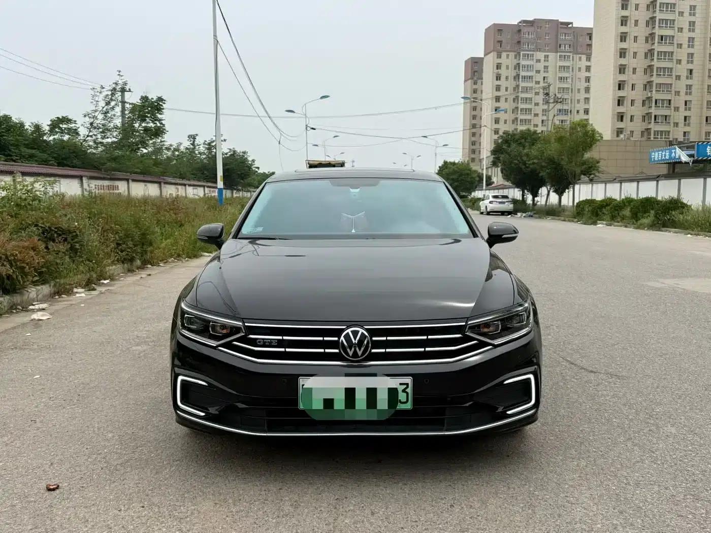 2022 Volkswagen Passat GTE Plug-in Hybrid GTE Luxury Model — миниатюра 2
