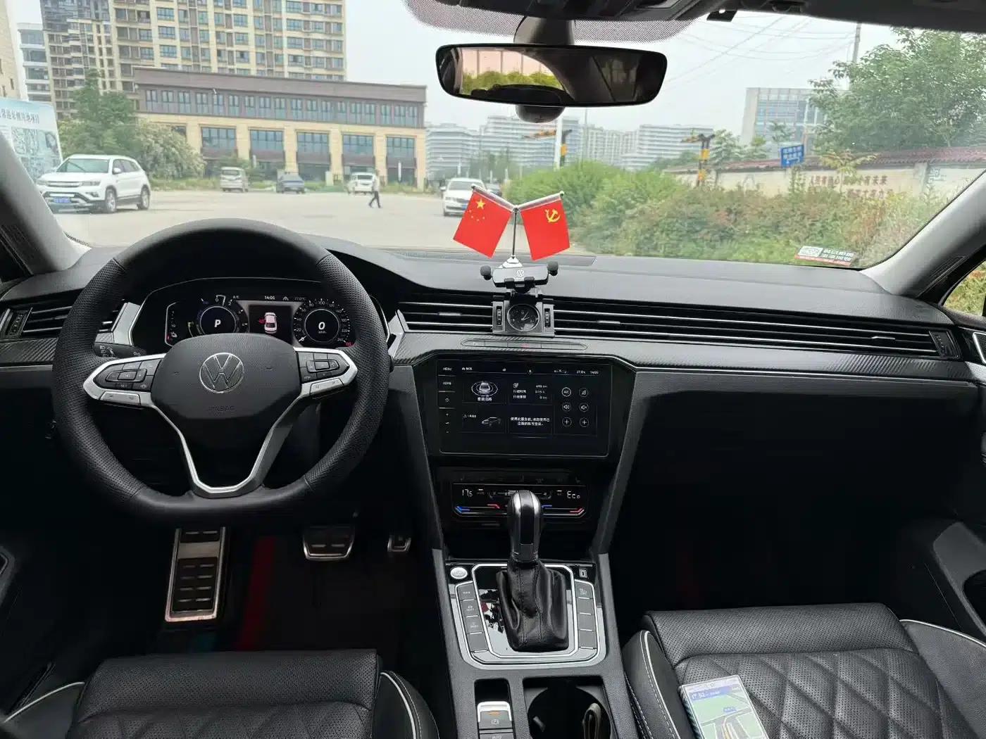 2022 Volkswagen Passat GTE Plug-in Hybrid GTE Luxury Model — миниатюра 5