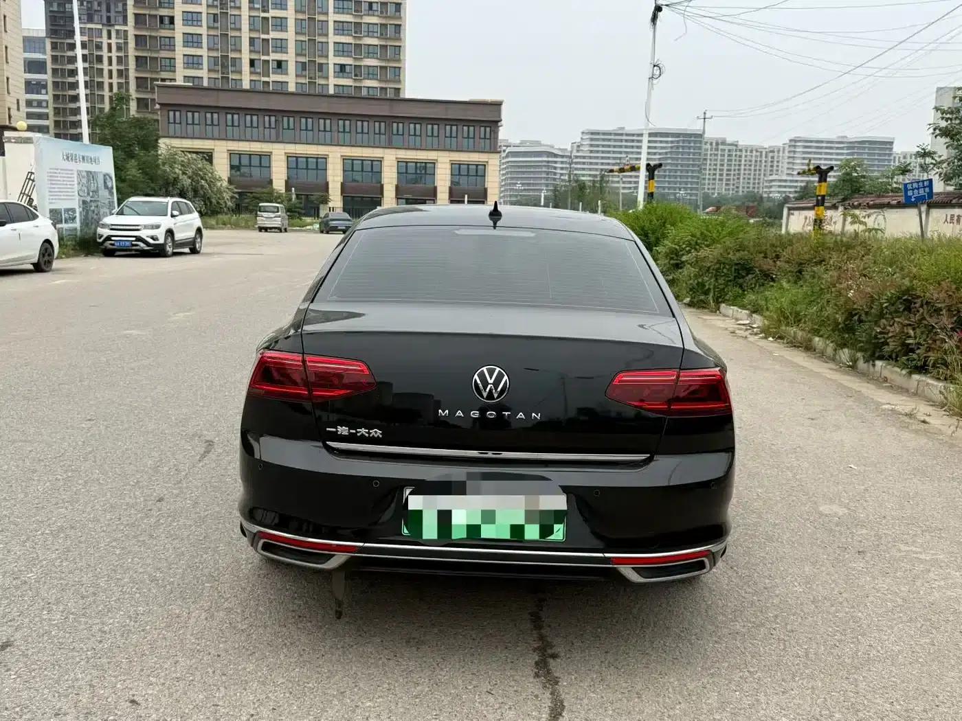 2022 Volkswagen Passat GTE Plug-in Hybrid GTE Luxury Model — миниатюра 8