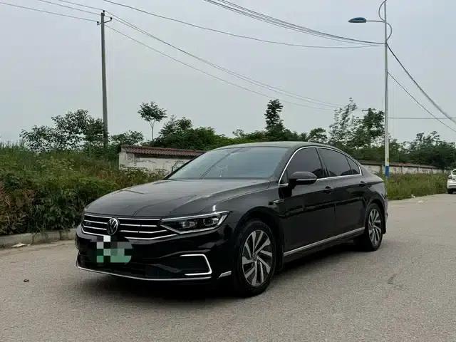 2022 Volkswagen Passat GTE Plug-in Hybrid GTE Luxury Model