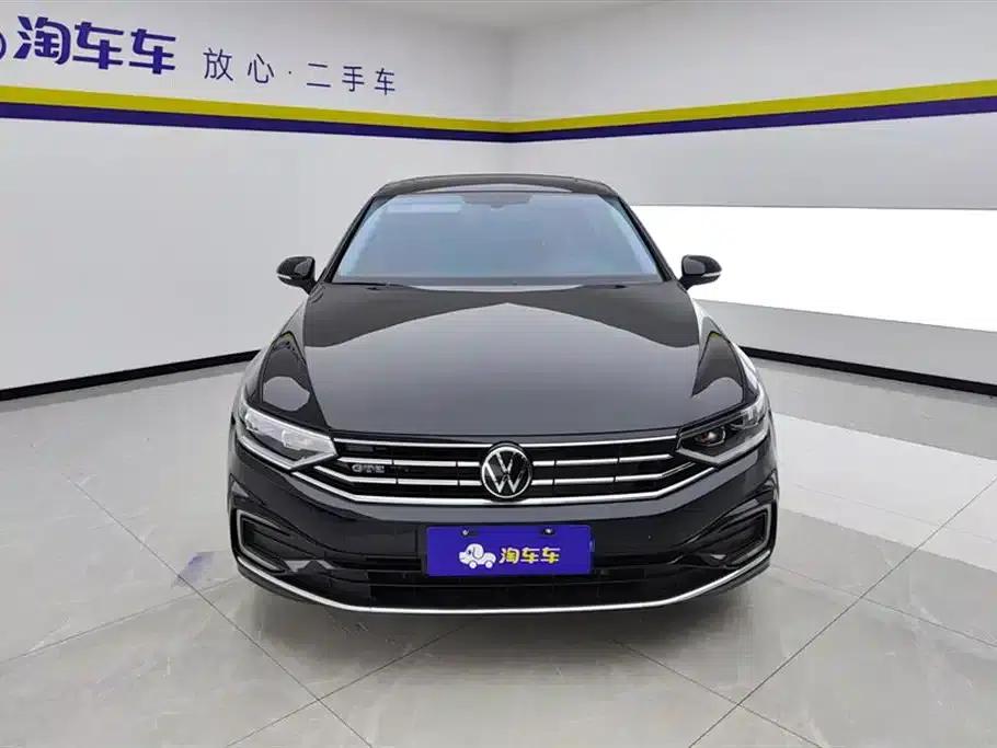 2022 Volkswagen Passat GTE Plug-in Hybrid GTE Luxury Model — миниатюра 2