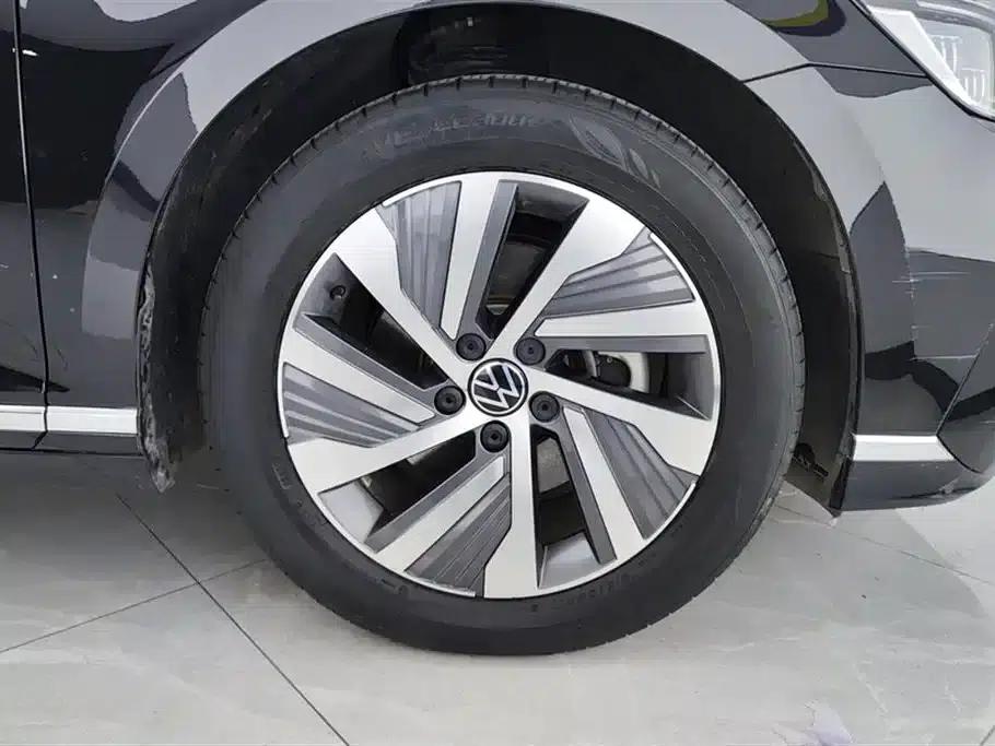2022 Volkswagen Passat GTE Plug-in Hybrid GTE Luxury Model — миниатюра 6