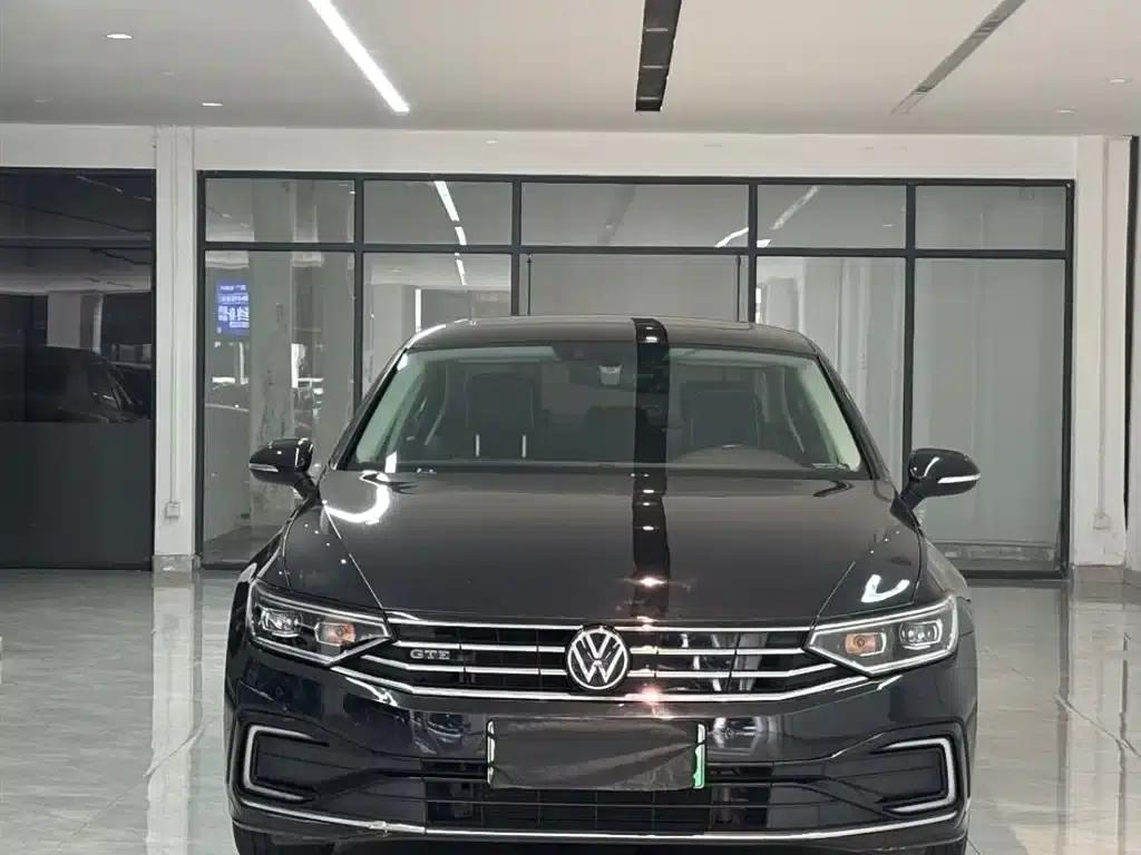 2022 Volkswagen Passat GTE Plug-in Hybrid GTE Luxury Model — миниатюра 2