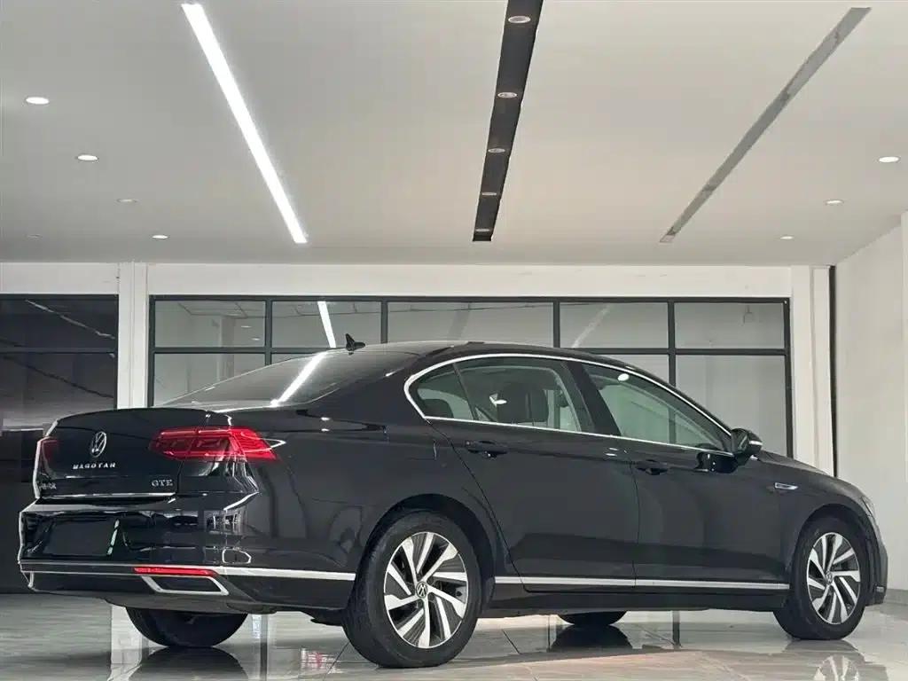 2022 Volkswagen Passat GTE Plug-in Hybrid GTE Luxury Model — миниатюра 8