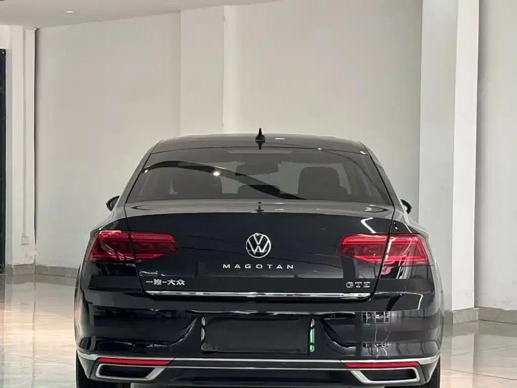 2022 Volkswagen Passat GTE Plug-in Hybrid GTE Luxury Model — миниатюра 9