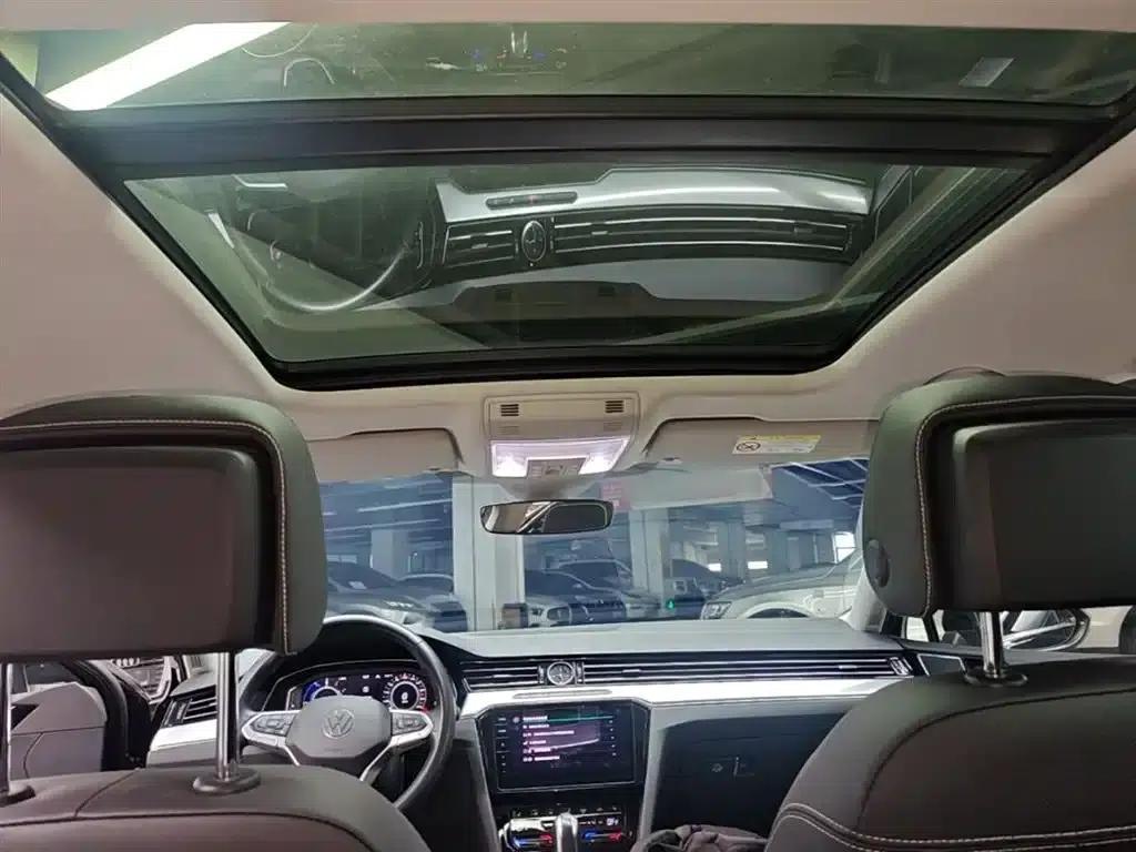 2022 Volkswagen Passat GTE Plug-in Hybrid GTE Premium — миниатюра 18