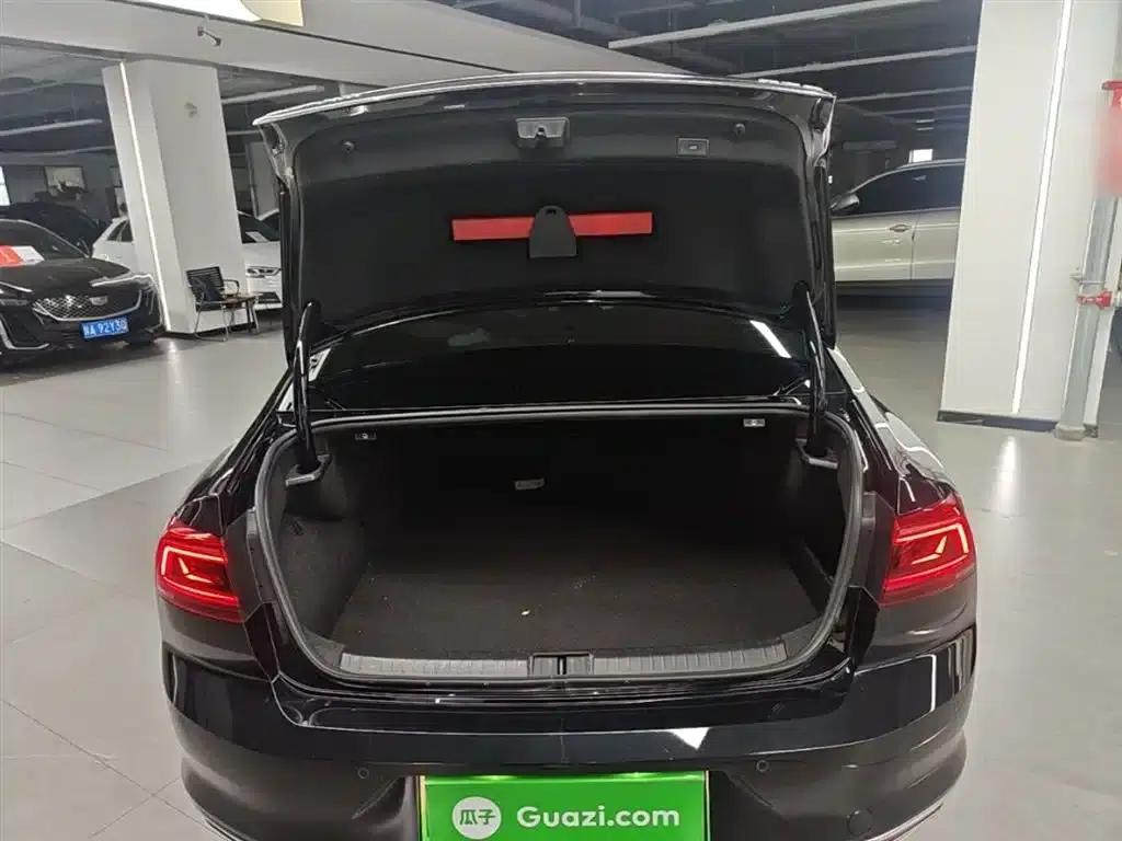 2022 Volkswagen Passat GTE Plug-in Hybrid GTE Premium — миниатюра 19