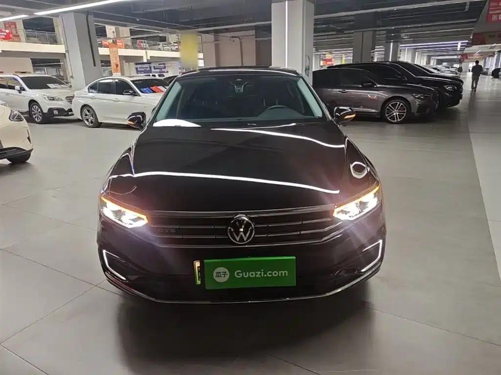 2022 Volkswagen Passat GTE Plug-in Hybrid GTE Premium — миниатюра 3