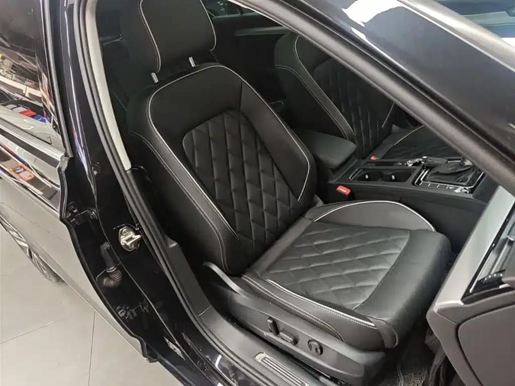 2022 Volkswagen Passat GTE Plug-in Hybrid GTE Premium — миниатюра 25