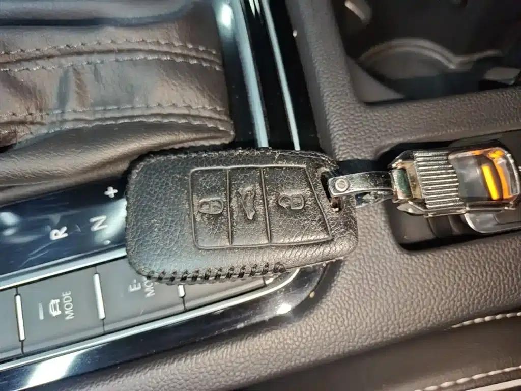 2022 Volkswagen Passat GTE Plug-in Hybrid GTE Premium — миниатюра 9