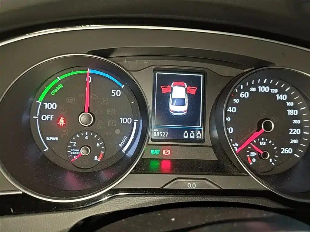 2020 Volkswagen Passat GTE Plug-in Hybrid GTE Luxury Edition — миниатюра 12