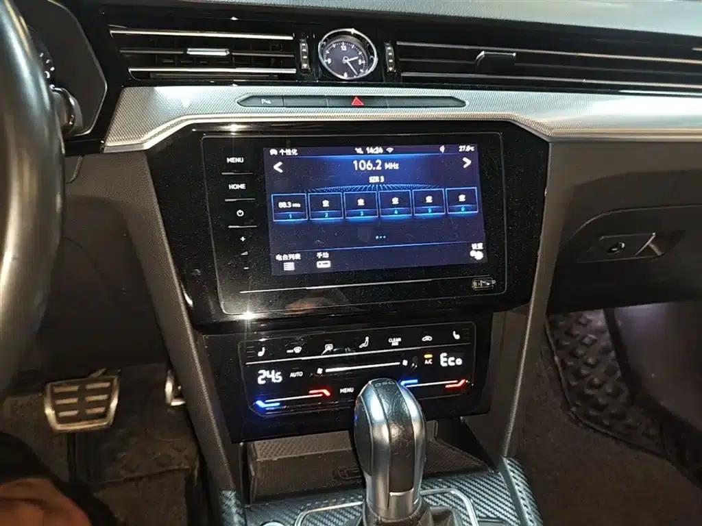2020 Volkswagen Passat GTE Plug-in Hybrid GTE Luxury Edition — миниатюра 13
