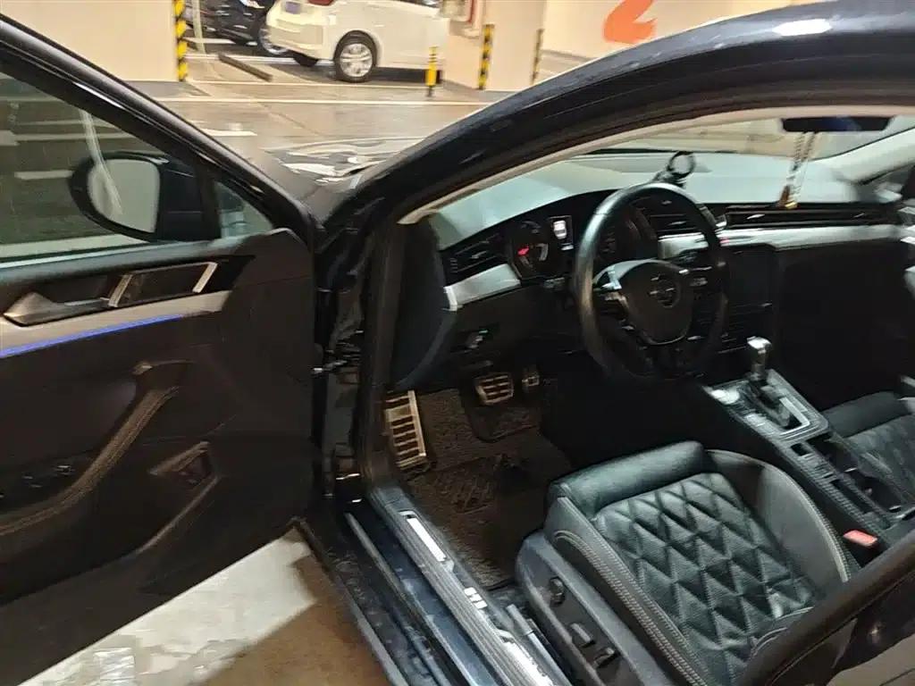 2020 Volkswagen Passat GTE Plug-in Hybrid GTE Luxury Edition — миниатюра 16
