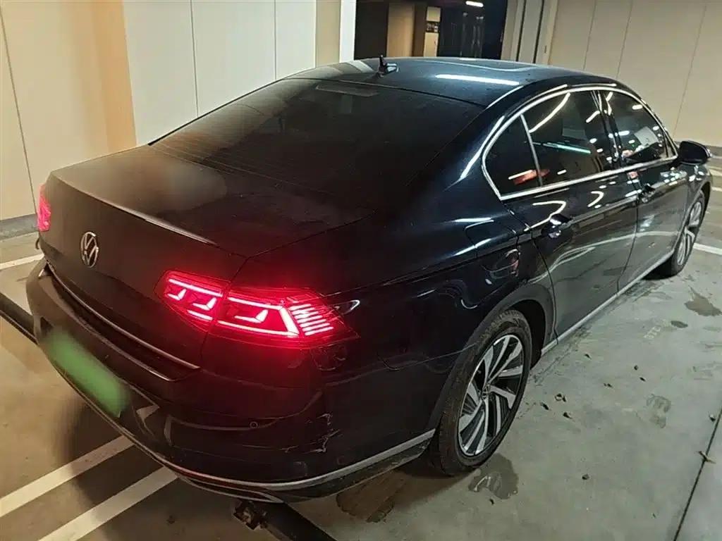 2020 Volkswagen Passat GTE Plug-in Hybrid GTE Luxury Edition — миниатюра 7