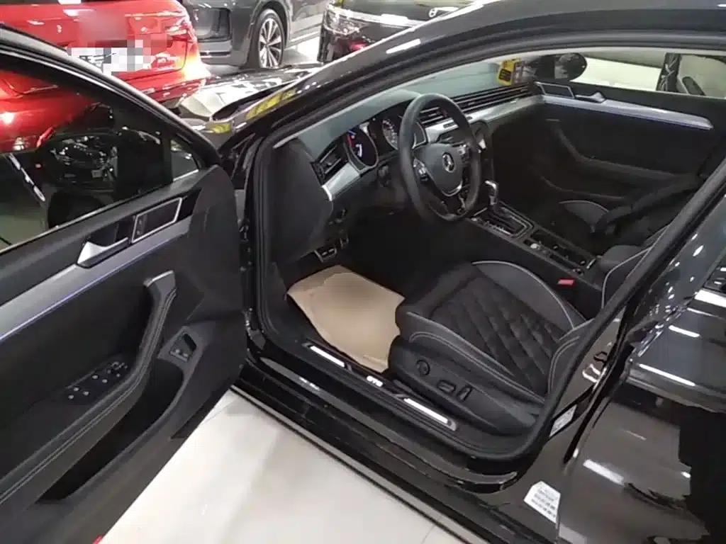 2020 Volkswagen Passat GTE Plug-in Hybrid GTE Luxury Edition — миниатюра 15