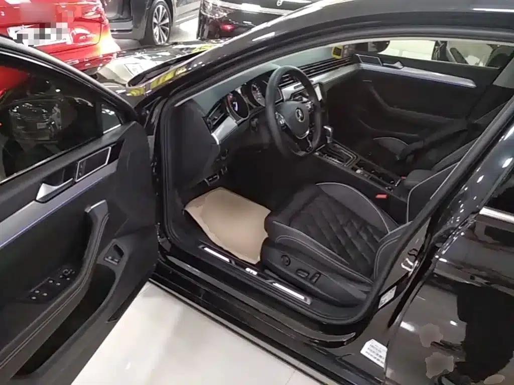 2020 Volkswagen Passat GTE Plug-in Hybrid GTE Luxury Edition — миниатюра 16