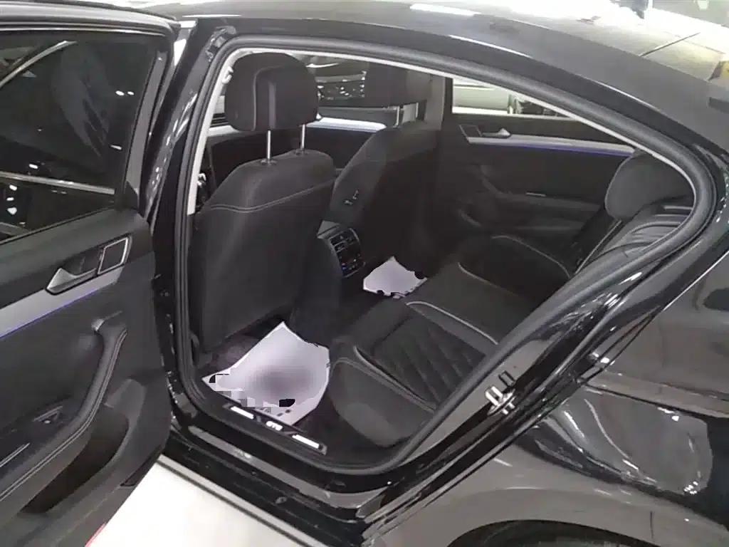2020 Volkswagen Passat GTE Plug-in Hybrid GTE Luxury Edition — миниатюра 17