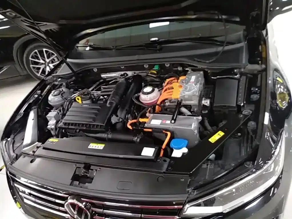 2020 Volkswagen Passat GTE Plug-in Hybrid GTE Luxury Edition — миниатюра 20
