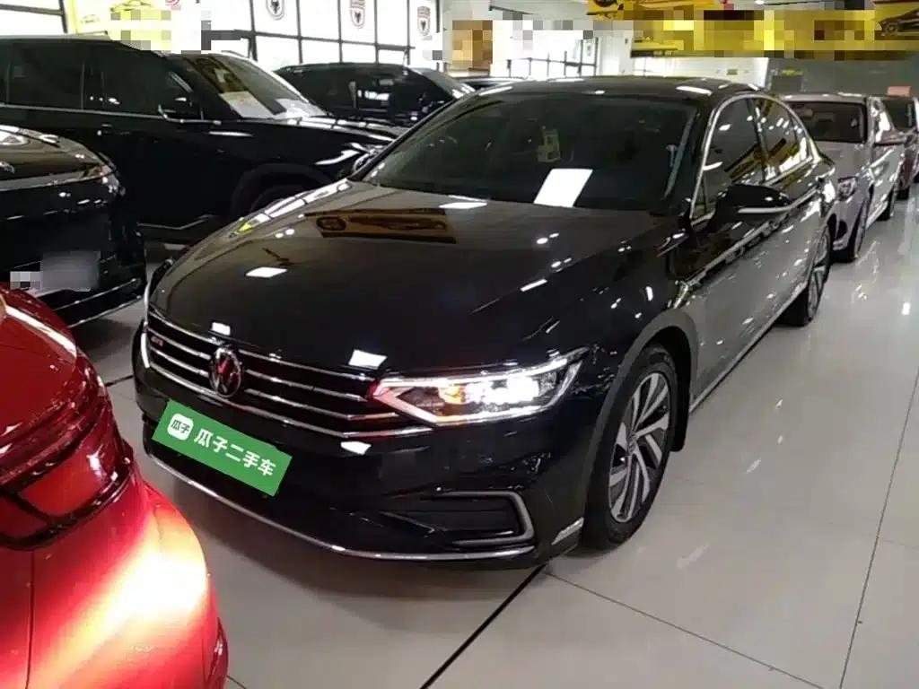 2020 Volkswagen Passat GTE Plug-in Hybrid GTE Luxury Edition — миниатюра 3