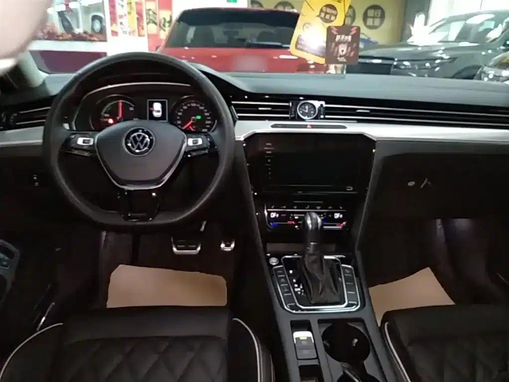 2020 Volkswagen Passat GTE Plug-in Hybrid GTE Luxury Edition — миниатюра 10