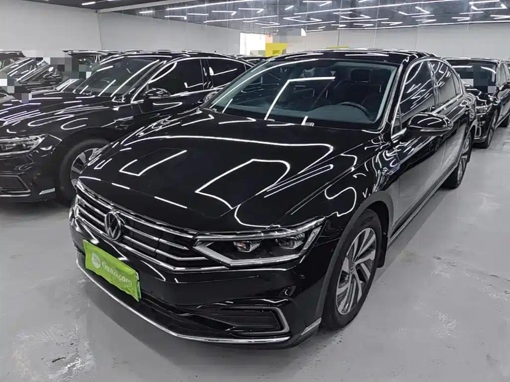 2022 Volkswagen Passat GTE Plug-in Hybrid GTE Luxury Model — миниатюра 2