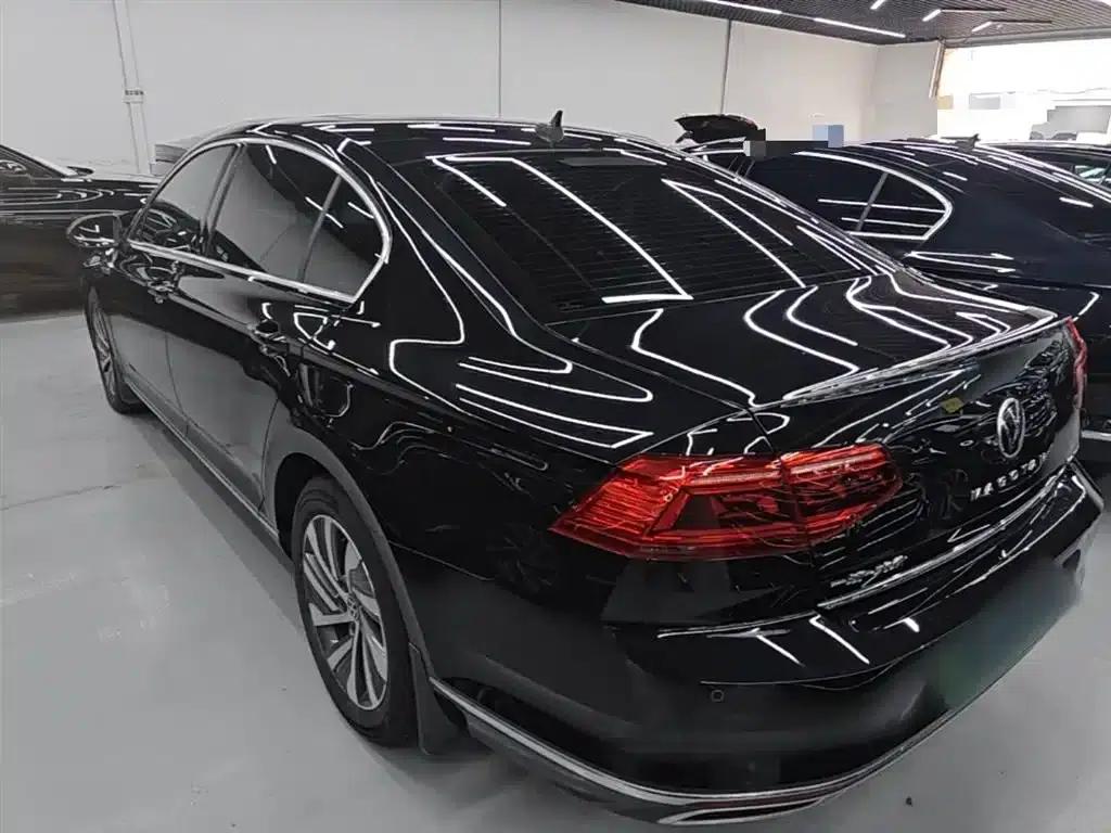2022 Volkswagen Passat GTE Plug-in Hybrid GTE Luxury Model — миниатюра 5