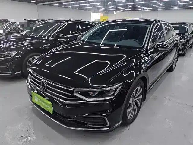 2022 Volkswagen Passat GTE Plug-in Hybrid GTE Luxury Model