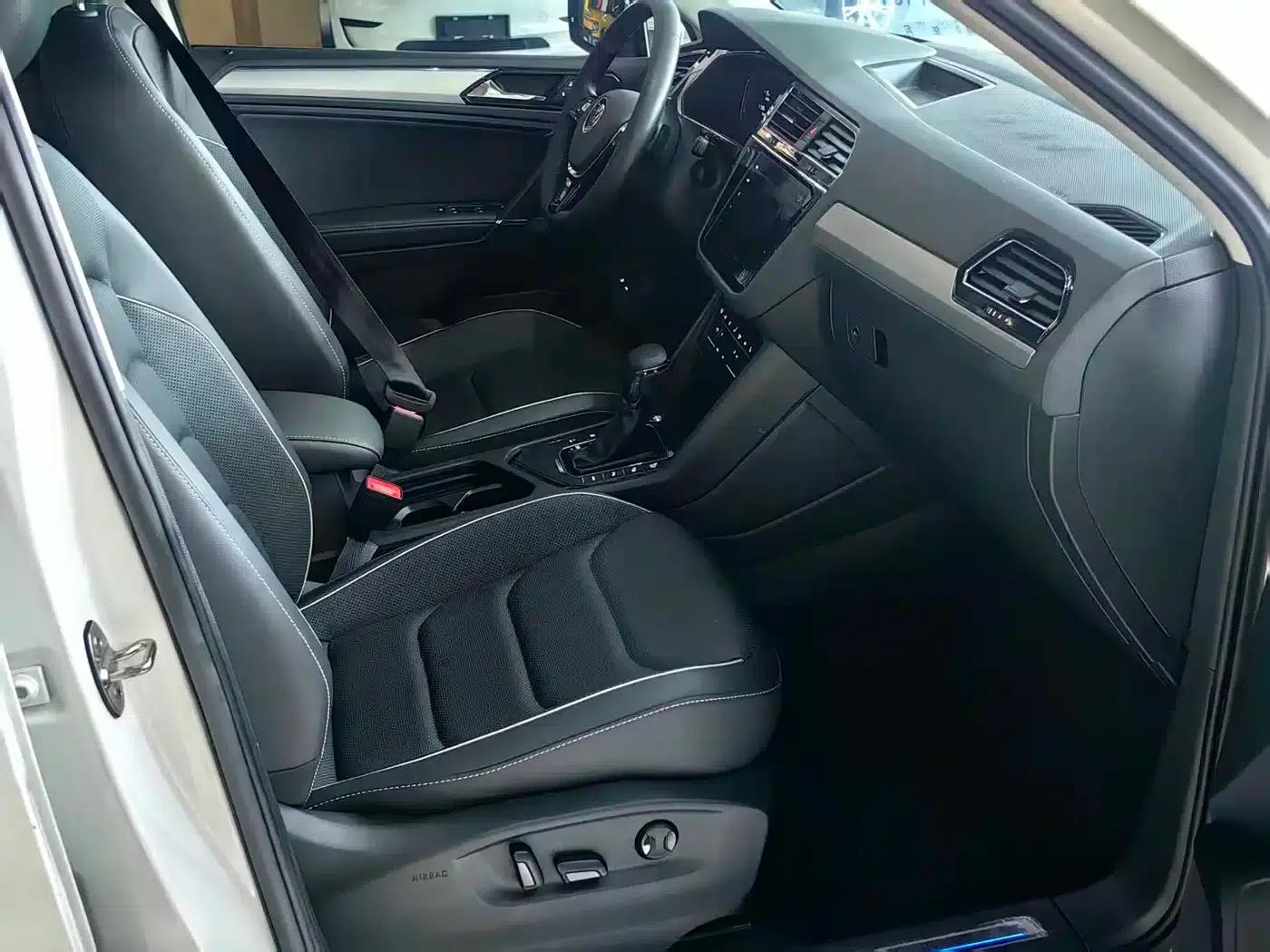 Tiguan L PHEV 2021 430PHEV Plug-in Hybrid Flagship Edition — миниатюра 13