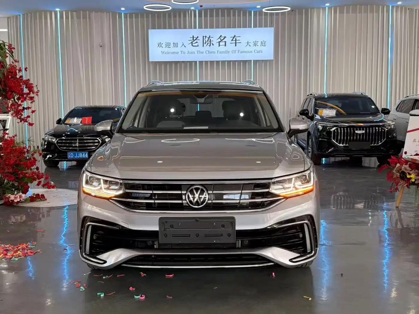 Tiguan L Plug-in Hybrid 2022 430PHEV Plug-in Hybrid Flagship Edition — миниатюра 2