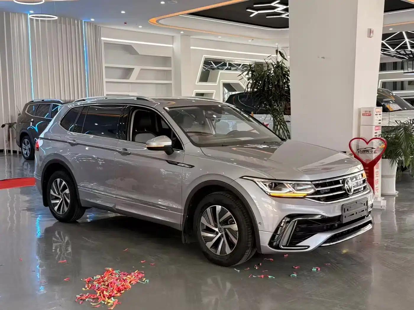 Tiguan L Plug-in Hybrid 2022 430PHEV Plug-in Hybrid Flagship Edition — миниатюра 3