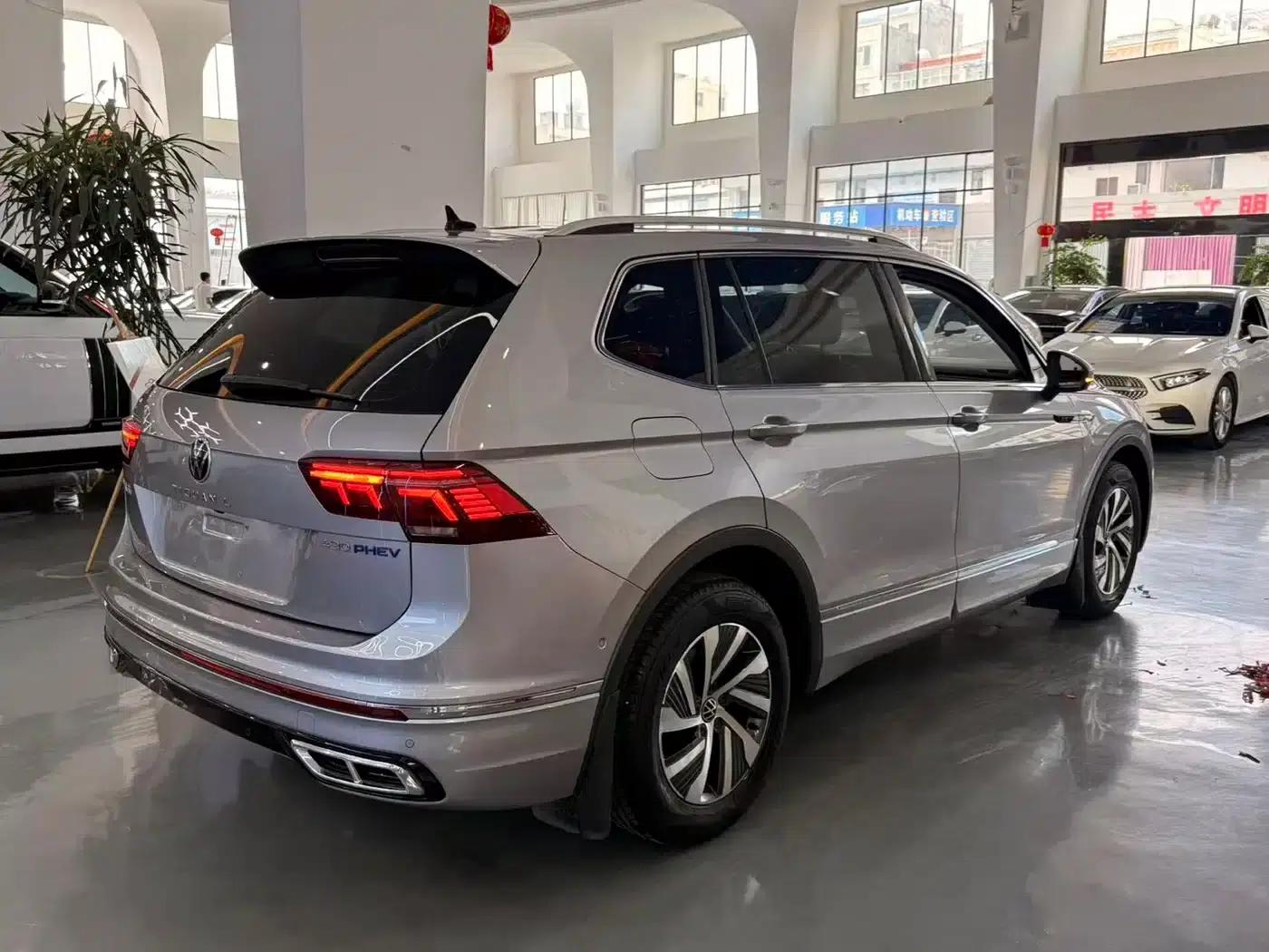 Tiguan L Plug-in Hybrid 2022 430PHEV Plug-in Hybrid Flagship Edition — миниатюра 9