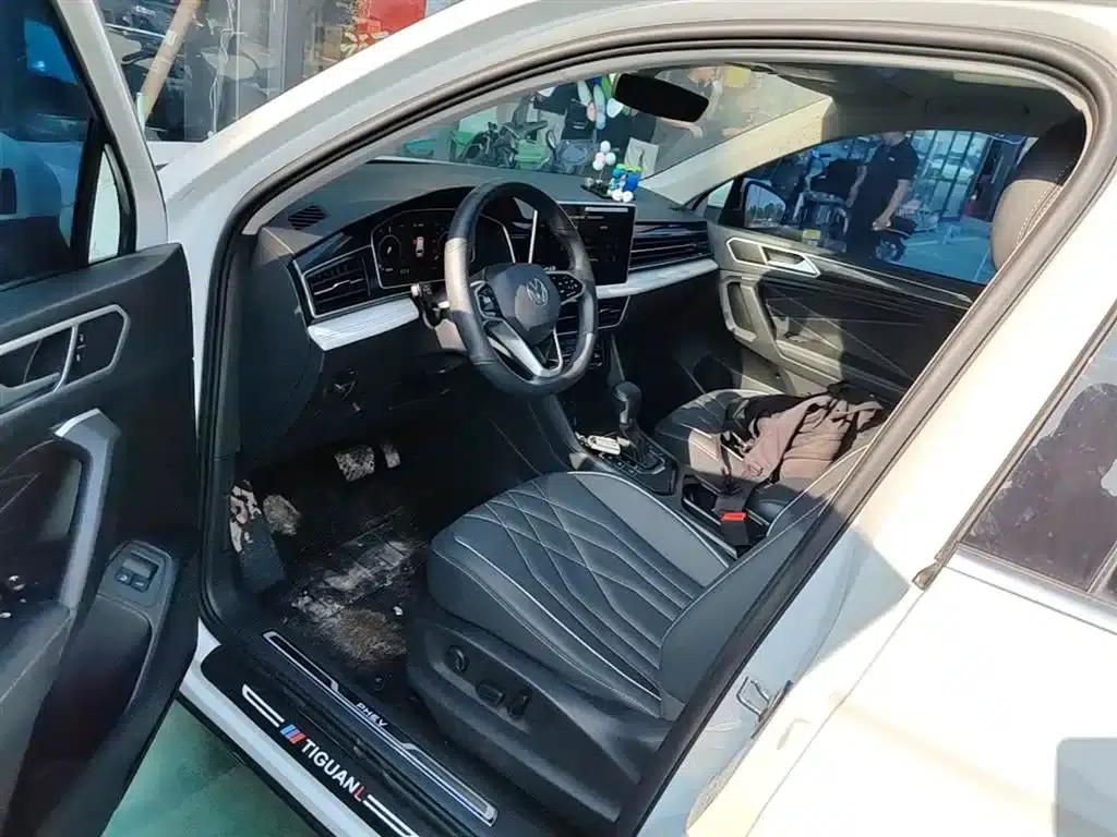 2023 Volkswagen Tiguan L Plug-in Hybrid 430PHEV Premium Edition — миниатюра 14