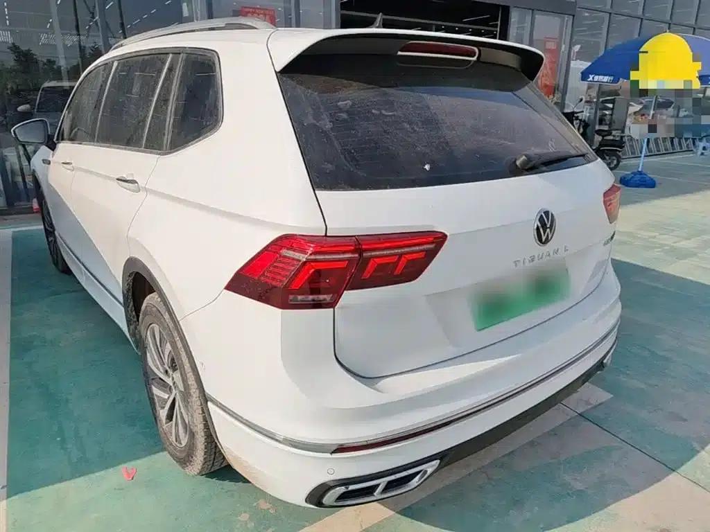 2023 Volkswagen Tiguan L Plug-in Hybrid 430PHEV Premium Edition — миниатюра 5