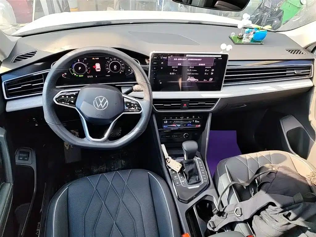 2023 Volkswagen Tiguan L Plug-in Hybrid 430PHEV Premium Edition — миниатюра 10
