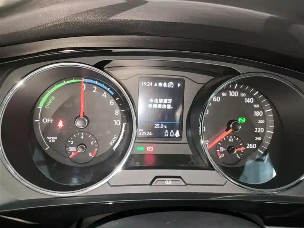 2019 Volkswagen Tiguan L Plug-in Hybrid 430PHEV Hybrid Luxury Edition — миниатюра 12