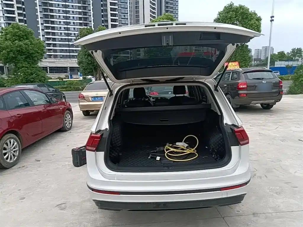 2021 Volkswagen Tiguan L Plug-in Hybrid 430PHEV Premium Edition — миниатюра 19