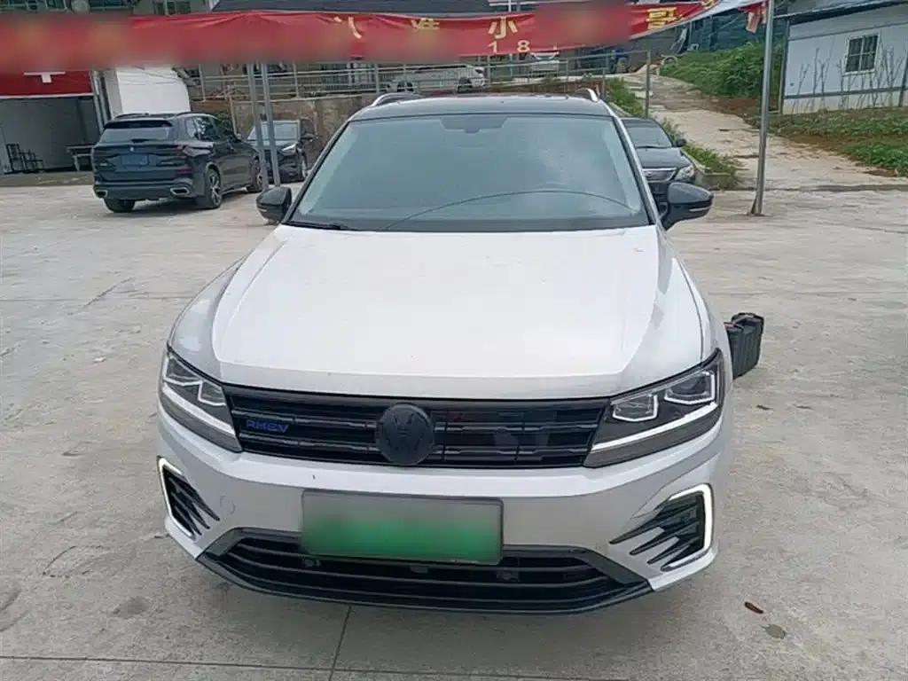 2021 Volkswagen Tiguan L Plug-in Hybrid 430PHEV Premium Edition — миниатюра 3