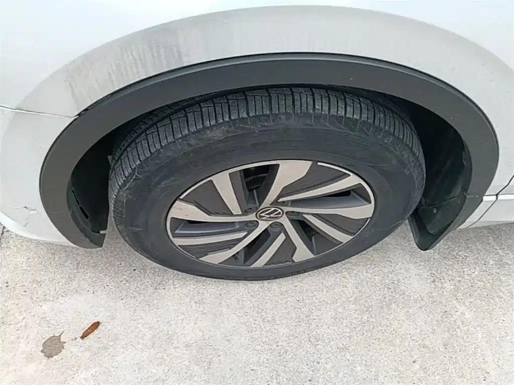 2021 Volkswagen Tiguan L Plug-in Hybrid 430PHEV Premium Edition — миниатюра 23