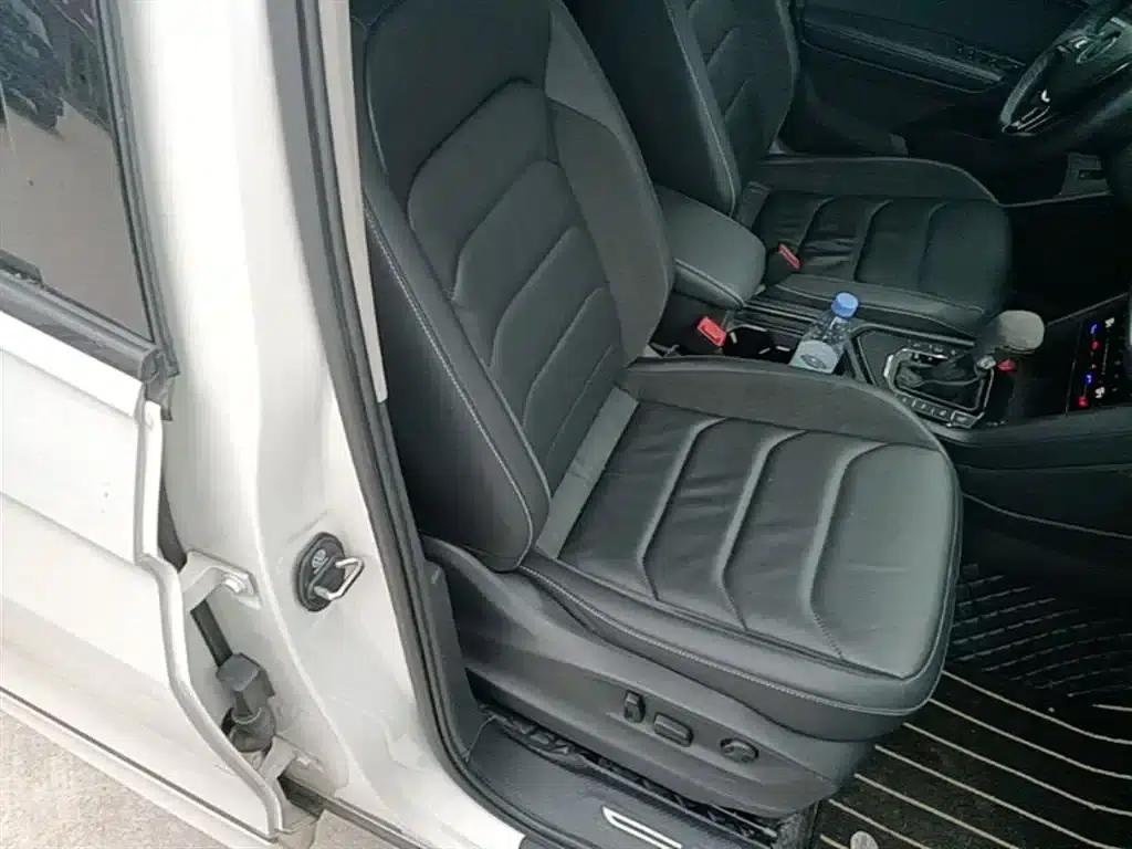 2021 Volkswagen Tiguan L Plug-in Hybrid 430PHEV Premium Edition — миниатюра 25
